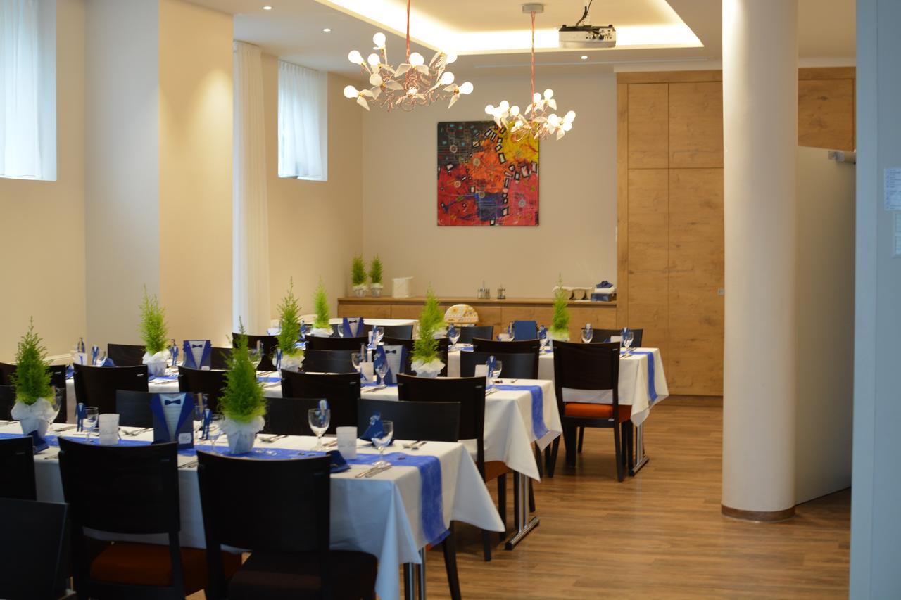 Hotel Goll Pforzheim-Niefern Exterior photo